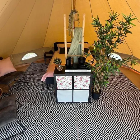 Роскошный шатер Glamping La Yurta Nel Luxe Belltent *